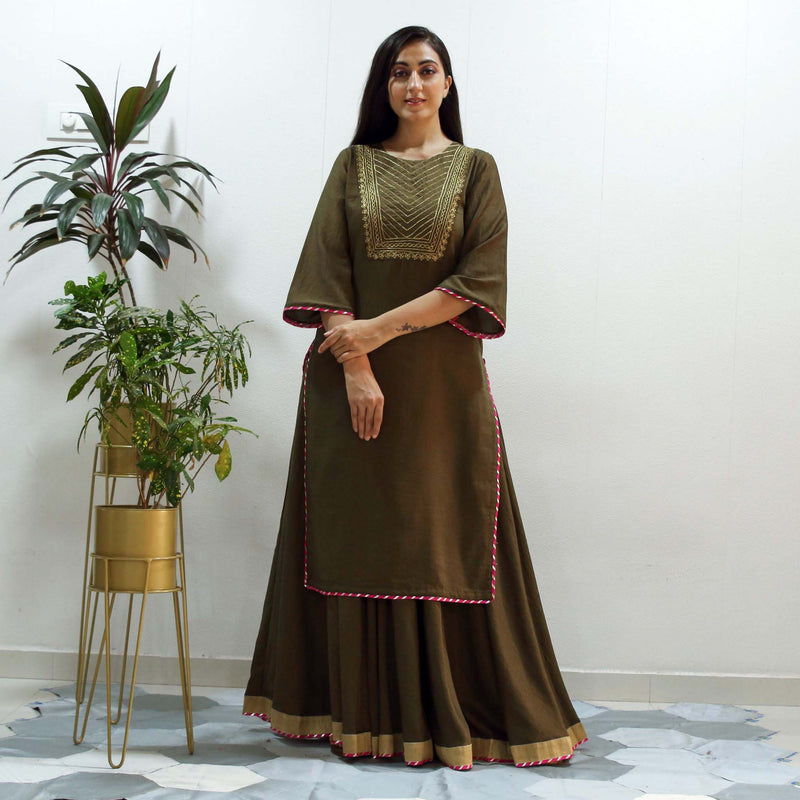Mehndi Green Silk Plain Straight Kurta With Pant And Dupatta – Leemboodi